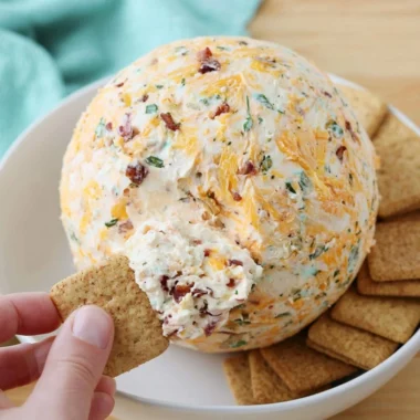 Easy cheese ball recipe with cream cheese and herbs for parties